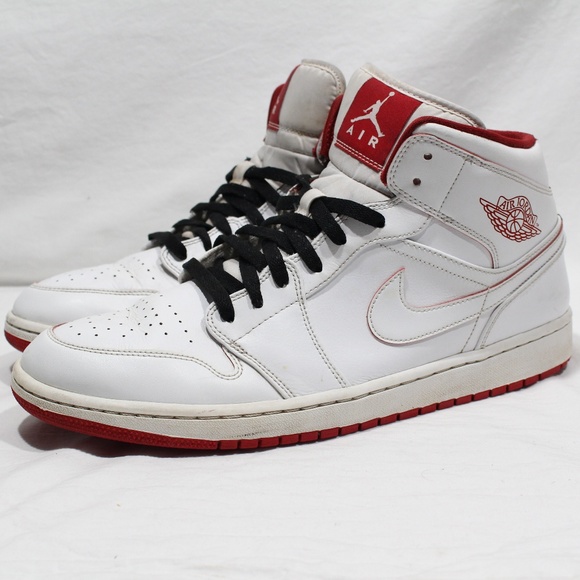 {keywor d} air jordan 1 mid retro